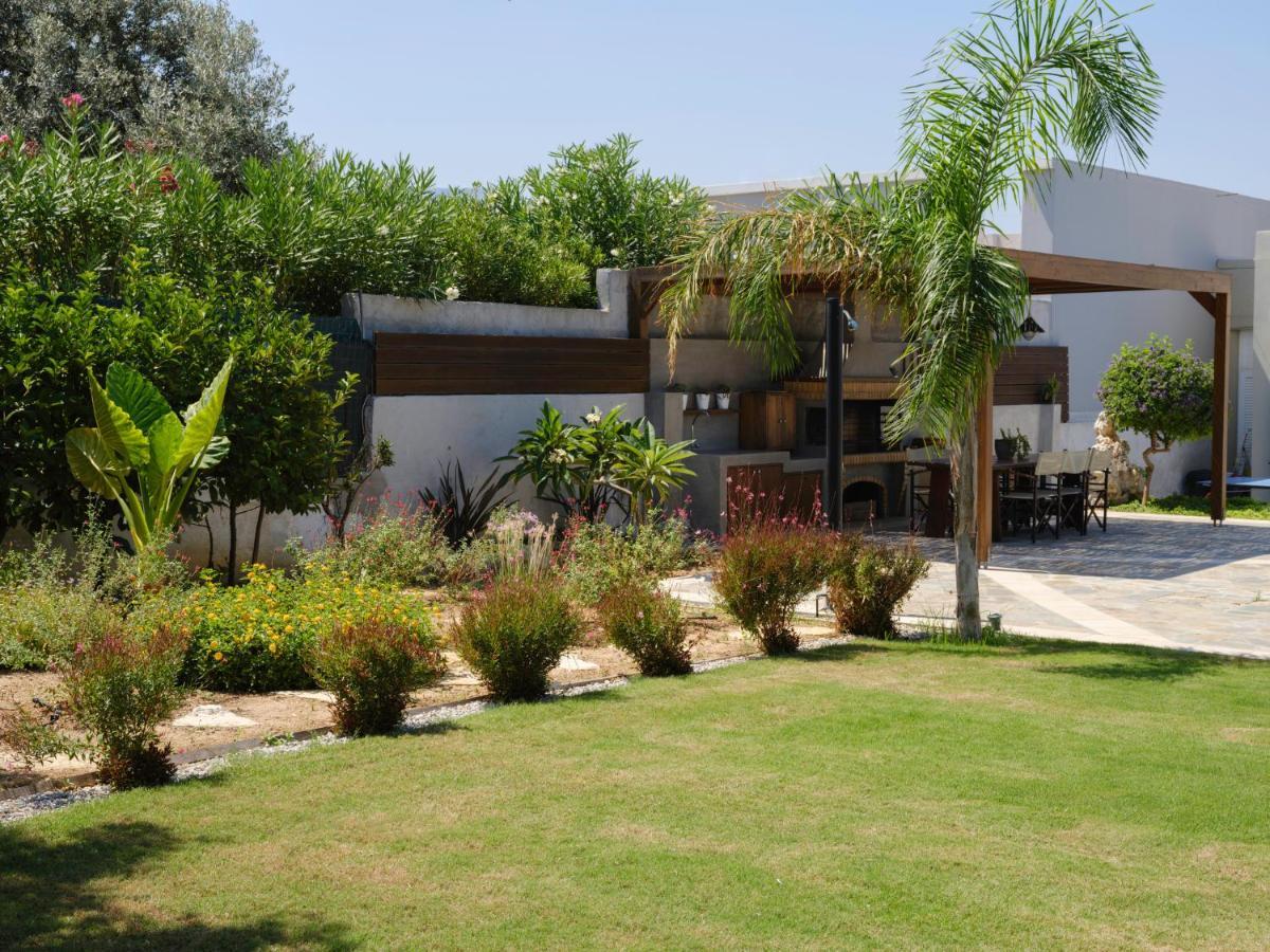 Villa Periklis Adelianos Kampos Exterior photo