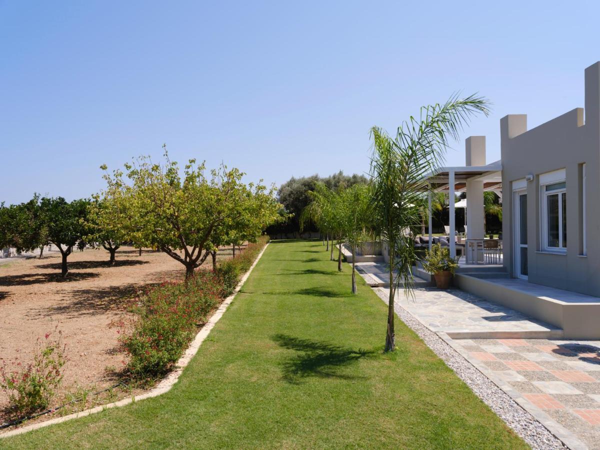Villa Periklis Adelianos Kampos Exterior photo
